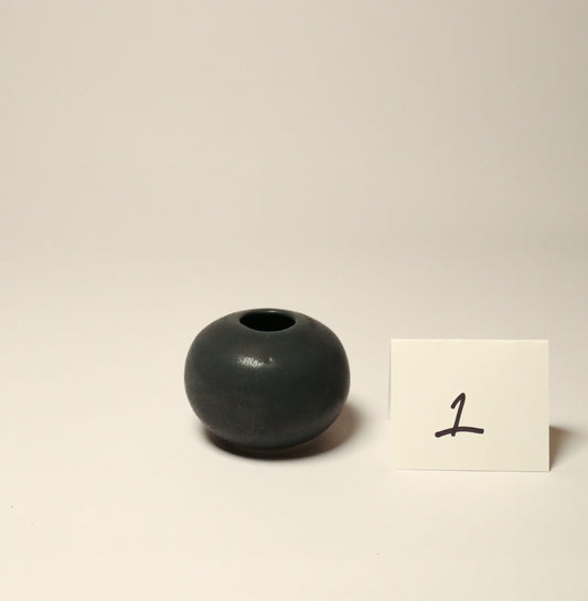 Bud Vase - Matte Black 1