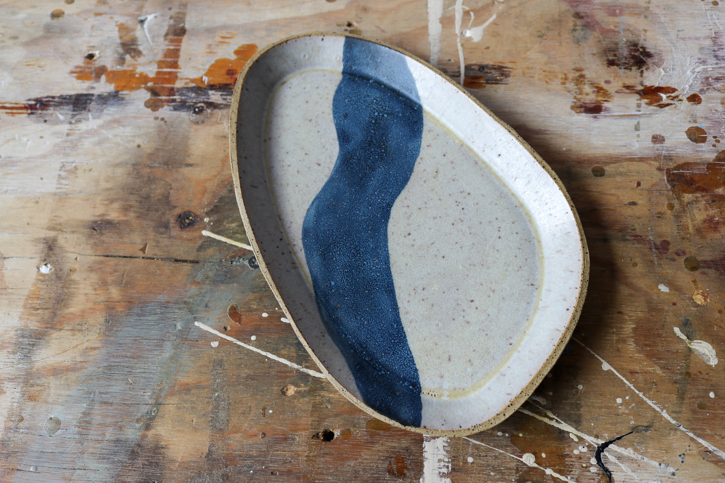 Large Pebble Plater - Wandering waters