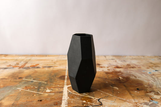 Medium Geo Vase - Matte Black
