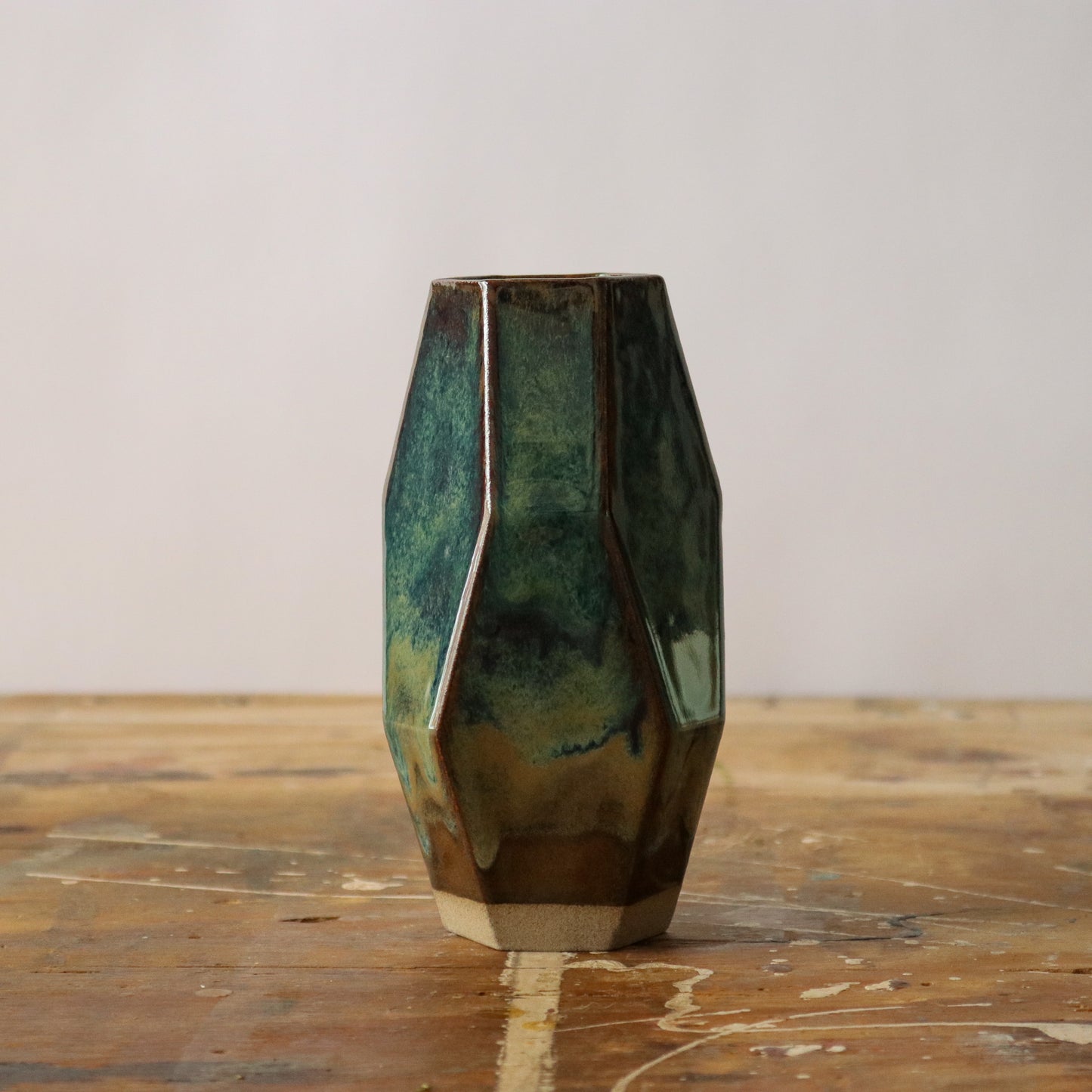 Medium Geo Vase - Oil Spot