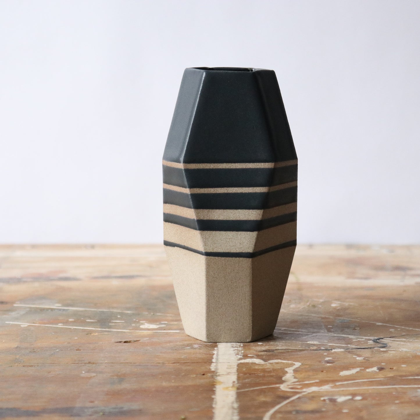 Medium Geo Vase - Matte Black Stripe