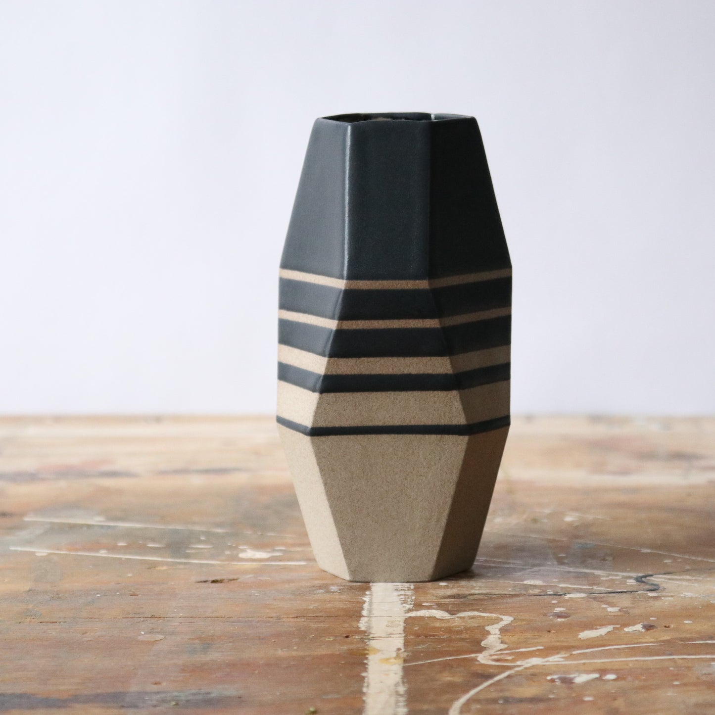 Medium Geo Vase - Matte Black Stripe